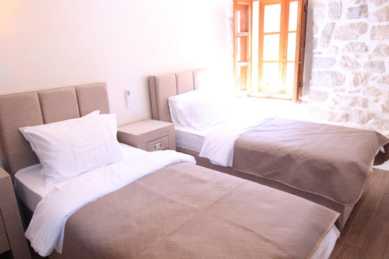 Apartmani Fantasia Cetinje Exterior photo