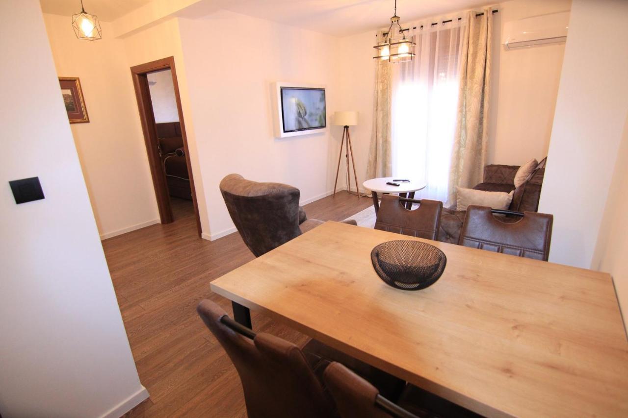 Apartmani Fantasia Cetinje Exterior photo