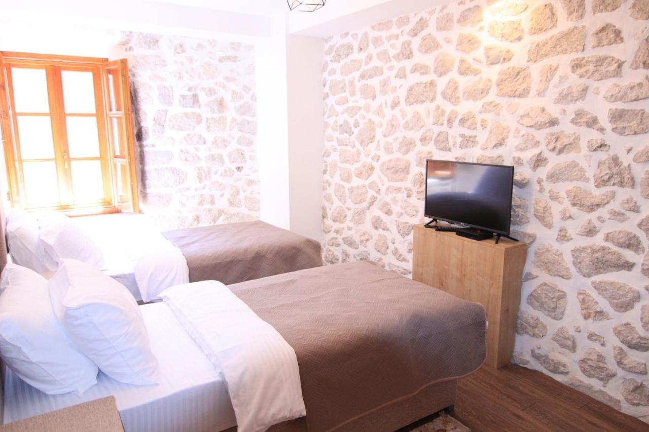 Apartmani Fantasia Cetinje Exterior photo