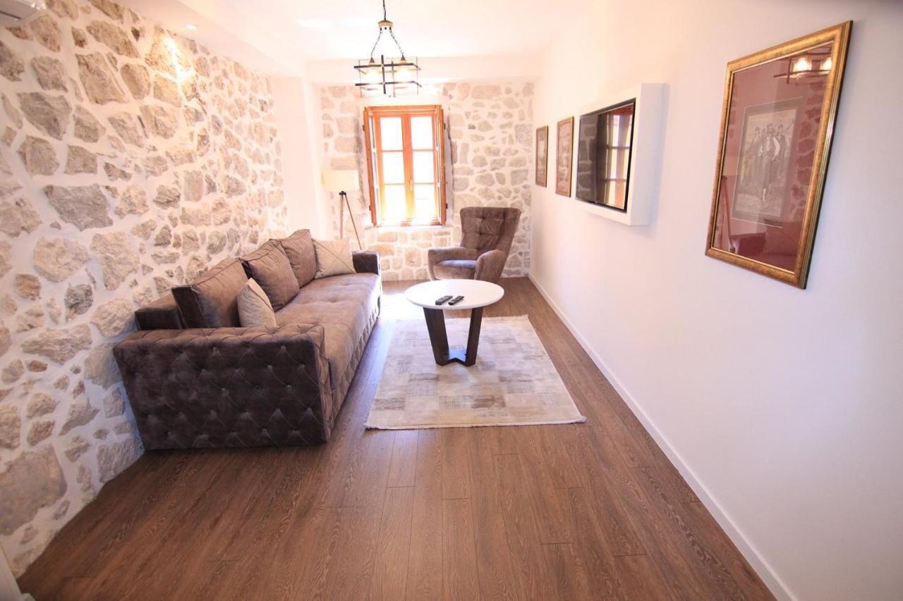 Apartmani Fantasia Cetinje Exterior photo