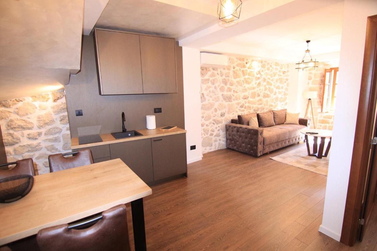 Apartmani Fantasia Cetinje Exterior photo