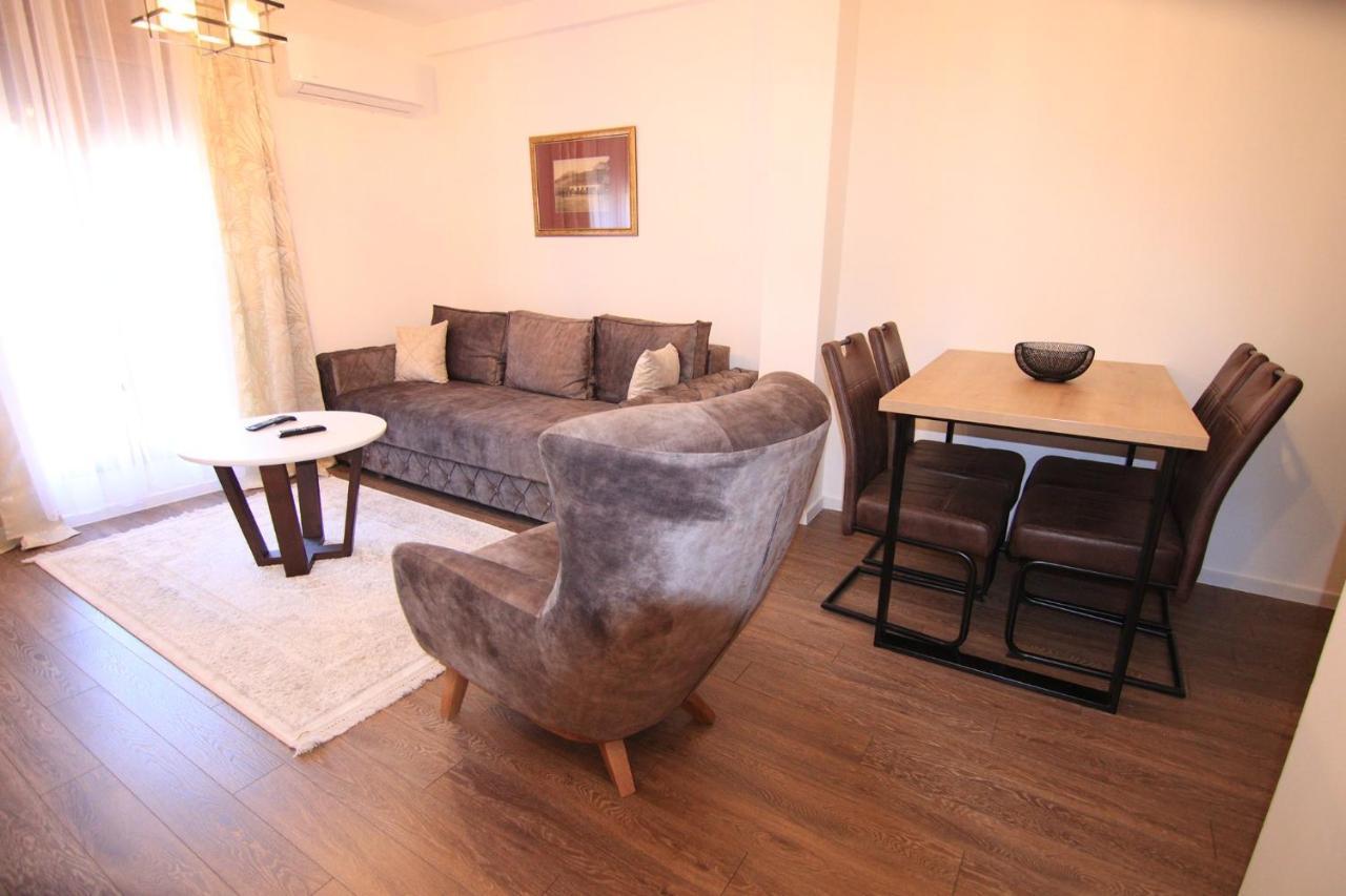 Apartmani Fantasia Cetinje Exterior photo