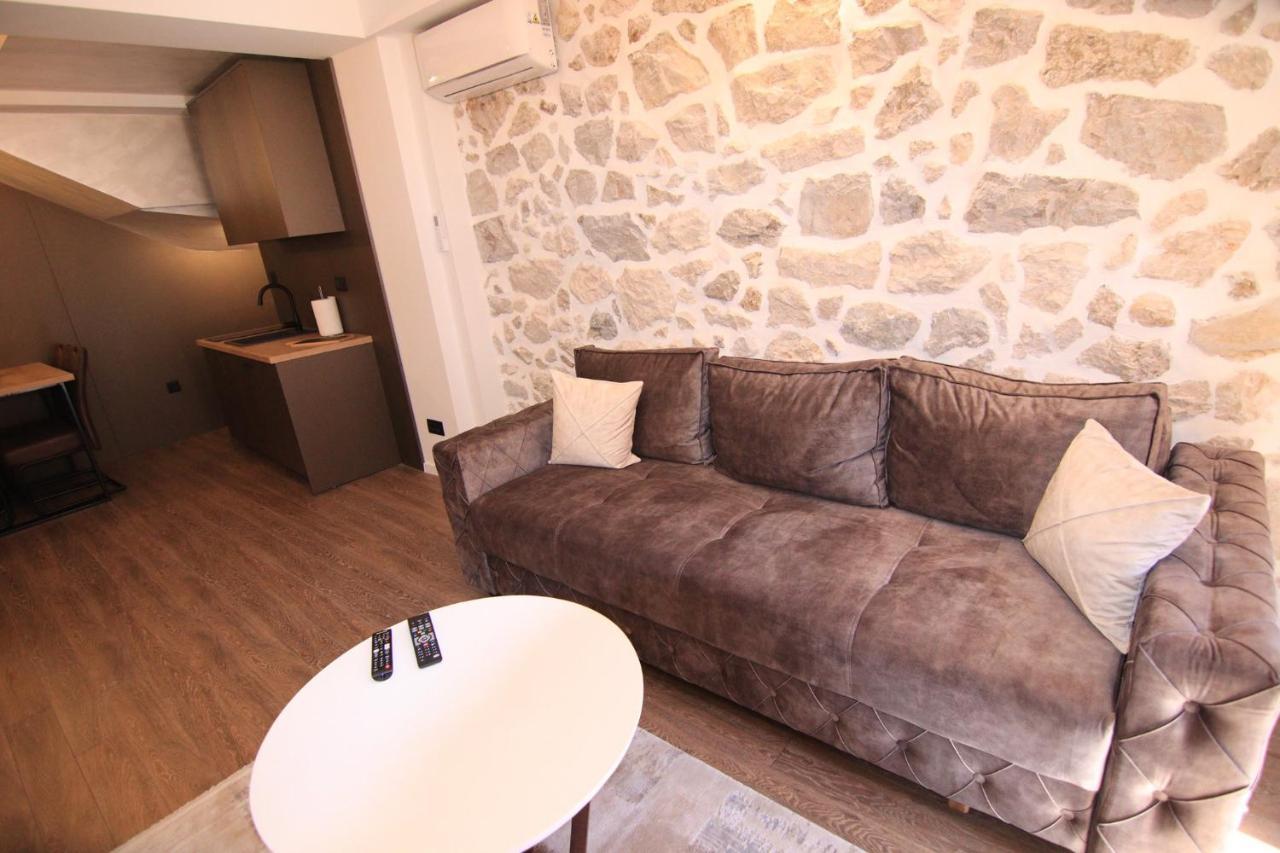 Apartmani Fantasia Cetinje Exterior photo