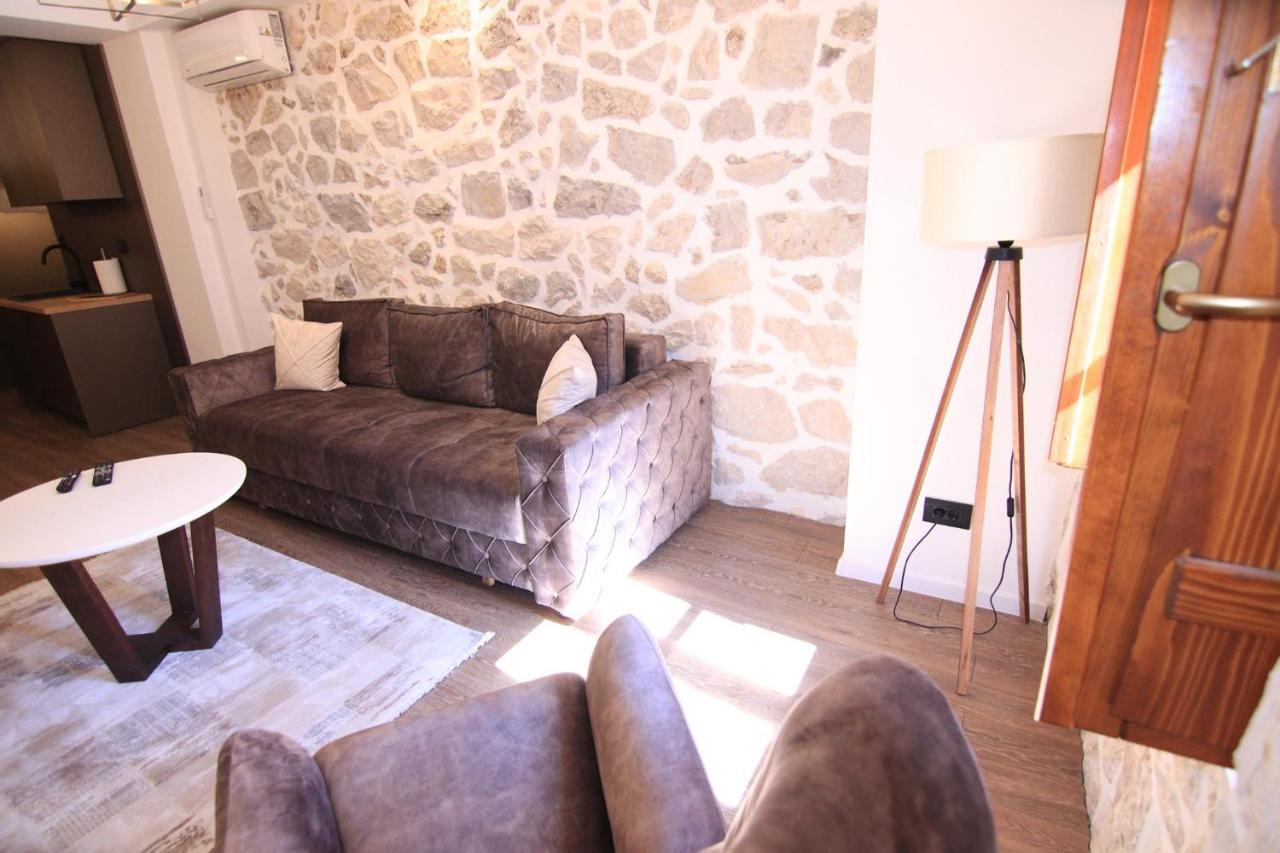Apartmani Fantasia Cetinje Exterior photo