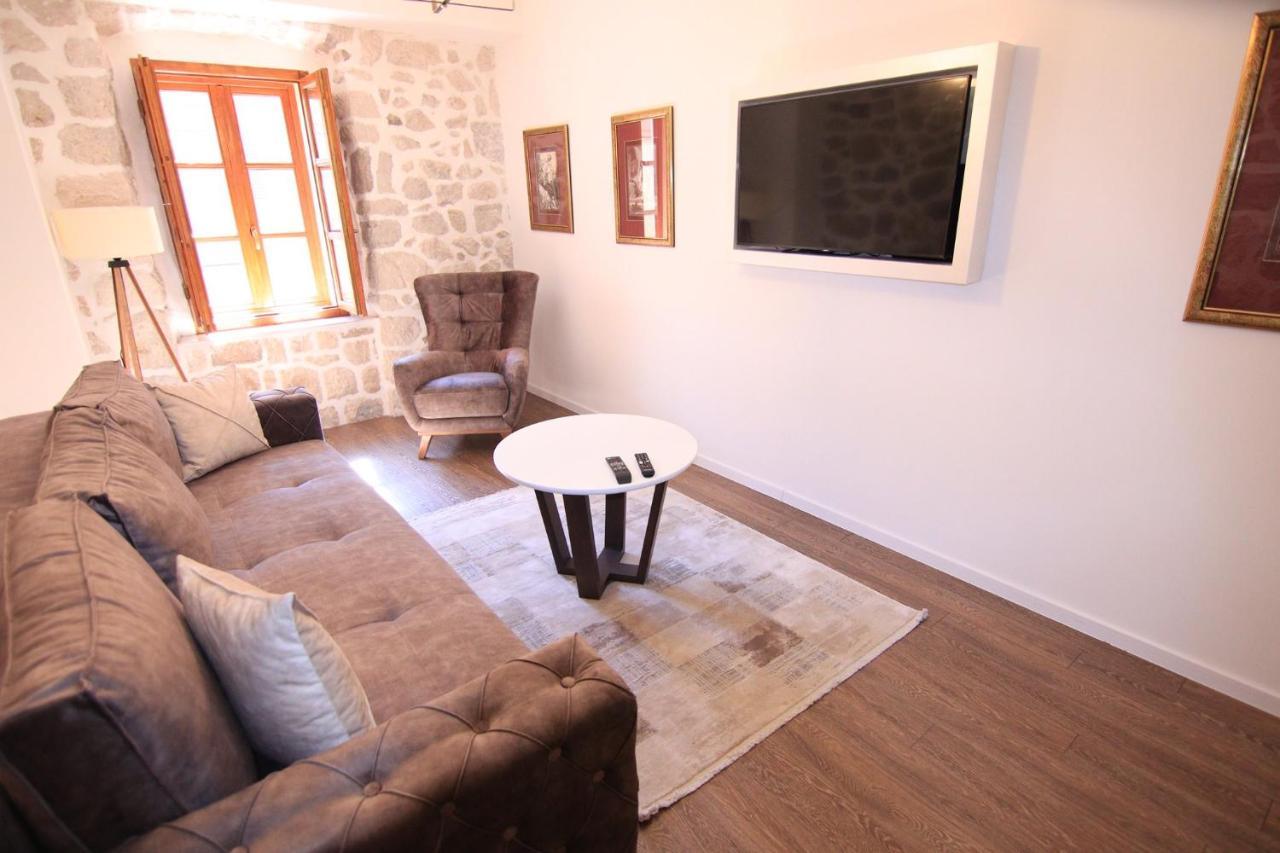 Apartmani Fantasia Cetinje Exterior photo