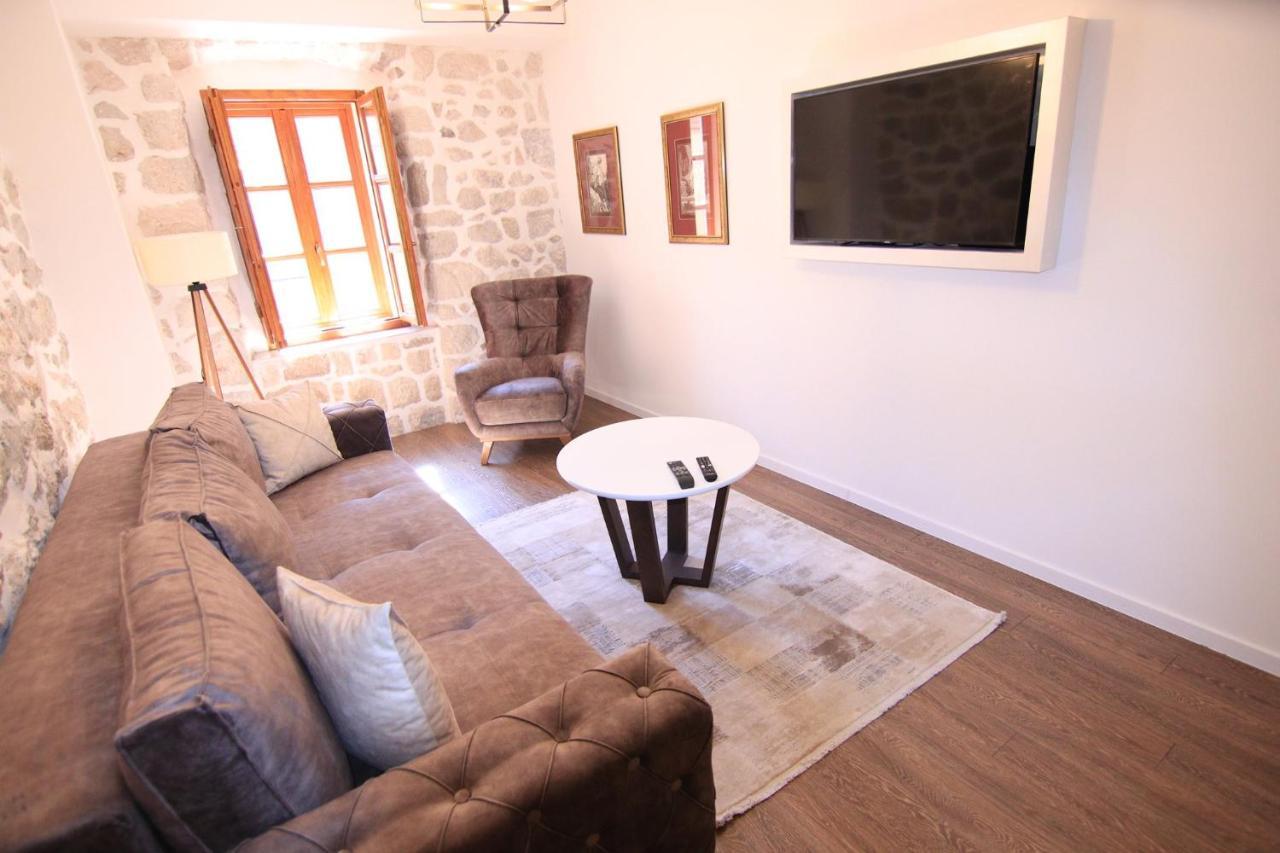 Apartmani Fantasia Cetinje Exterior photo
