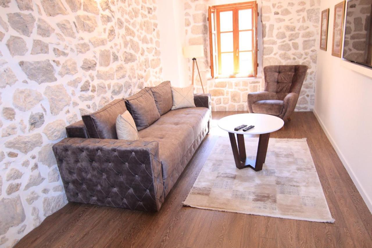 Apartmani Fantasia Cetinje Exterior photo