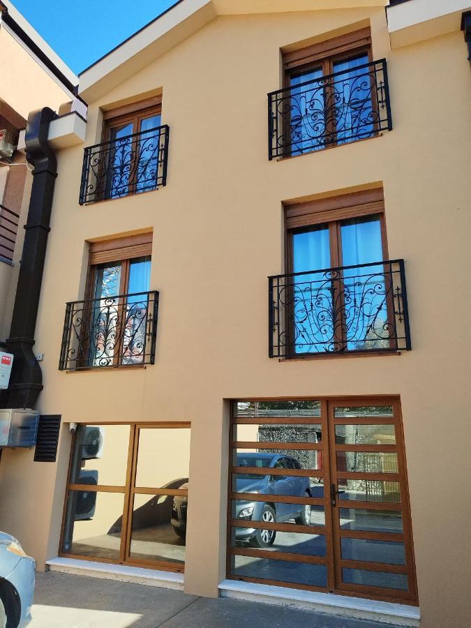 Apartmani Fantasia Cetinje Exterior photo