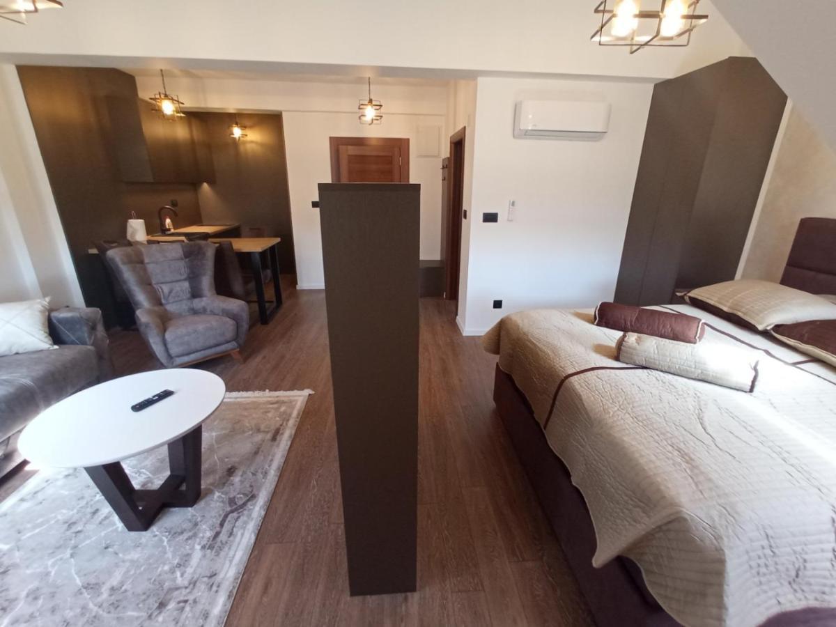 Apartmani Fantasia Cetinje Exterior photo